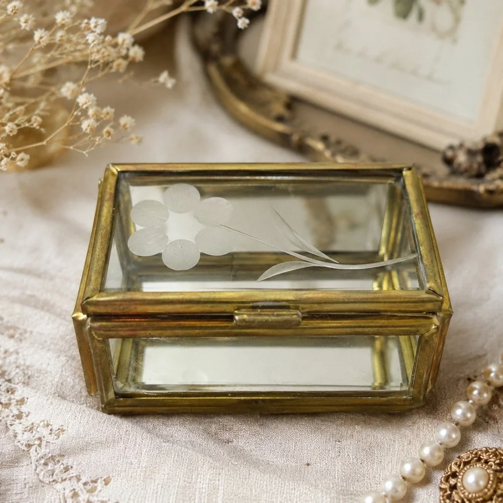 Vintage Etched Floral Glass Brass Trinket Box Gold Small‎ Cottagecore Vanity